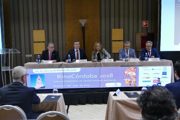 Luna inaugura el curso de técnicas rinofaciales