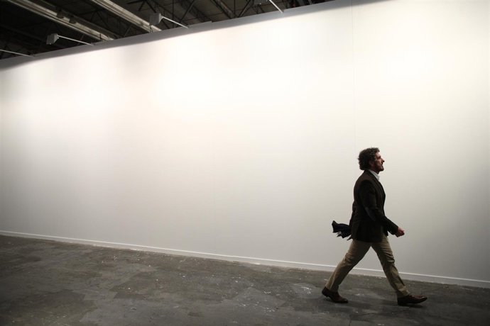 Pared en Arco donde estaba la obra 'Presos políticos' de Santiago Sierra