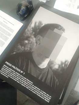 Un particular español compra el montaje de Santiago Sierra 'Presos políticos'