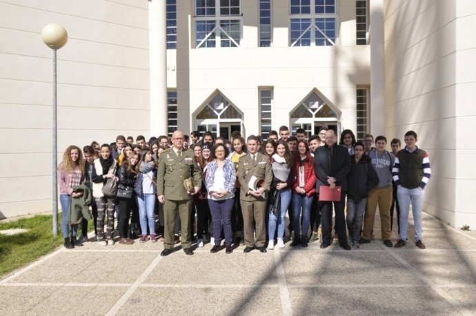 Participantes en la conexión con la base de la Antártida