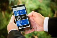 BBVA lanza una 'app' para que las personas ciegas puedan operar en los cajeros de la entidad