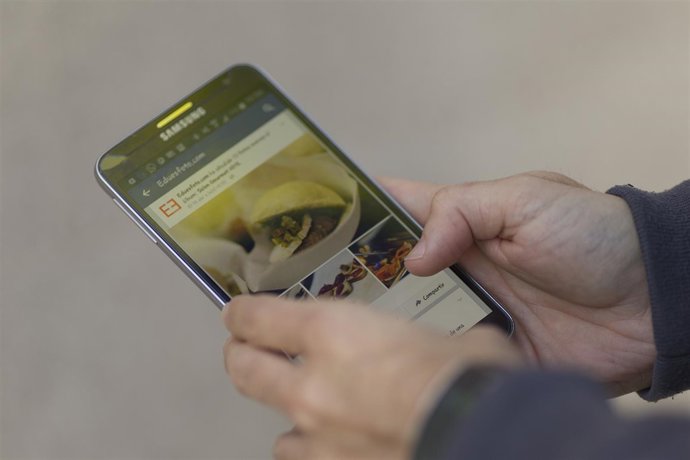 Redes sociales, internet, teléfono inteligente, móvil, smartphone, Samsung