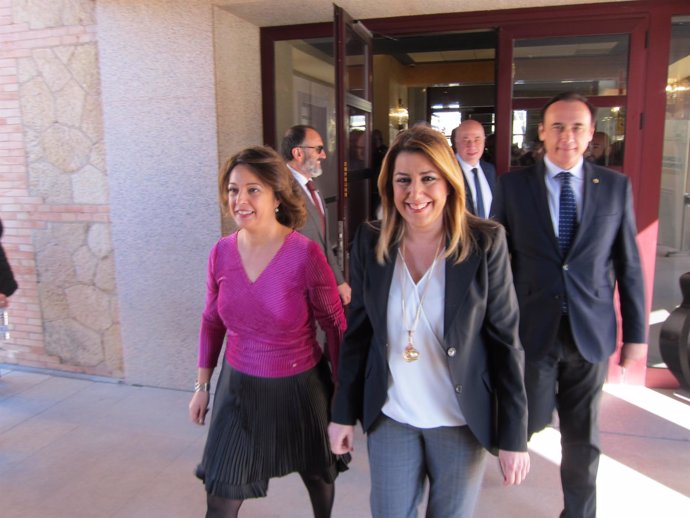 Susana Díaz, entra la alcaldesa de Córdoba y el rector de la UCO