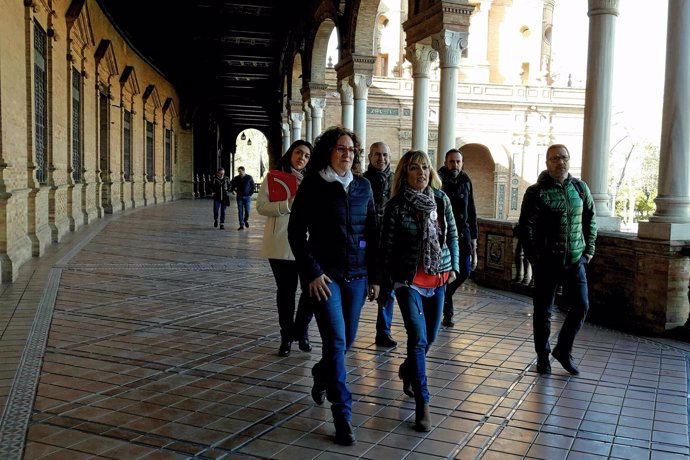 Nuria López y Carmen Castilla antes de registrar el paro para el 8 de marzo