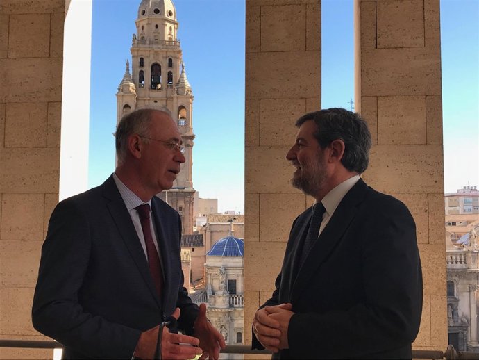 El concejal Antonio Navarro y director general de Medio Ambiente