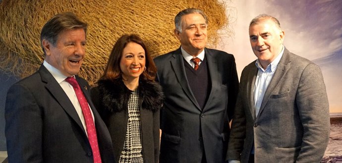 Norberto del Castillo, PAtricia Navarro, Marmolejo y Villafaina apoyo a espetos 