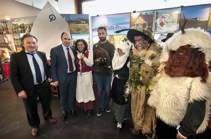 Ayerdi con el director de Navartur, Luis Cortés