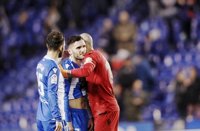 Un buen Deportivo se estrella con los palos y Diego López