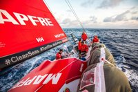 El 'MAPFRE' continúa su remontada y se sitúa a menos de 32 millas de la cabeza de la flota