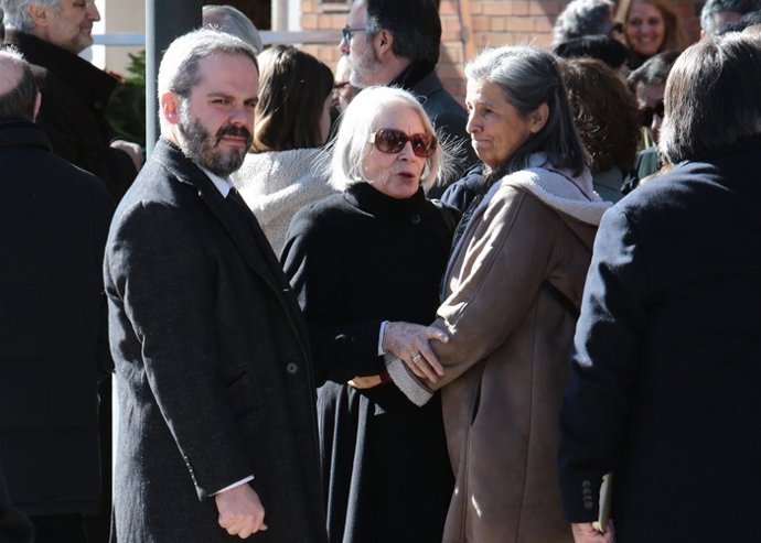 Pilar Garrido (esposa de Forges) y Toño Fraguas (hijo de Forges)