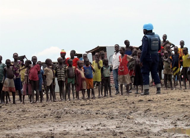 Desplazados internos en un campo protegido por la ONU en Bentiu