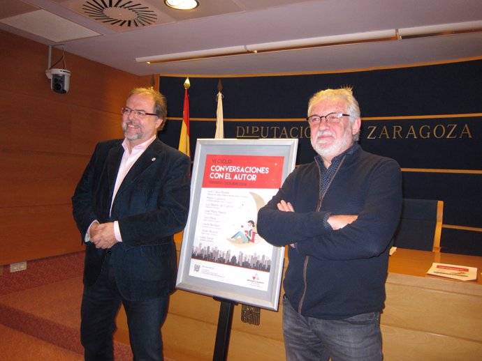 Bizén Fuster y Ramón Acín han presentado el ciclo 'Conversaciones con el autor'