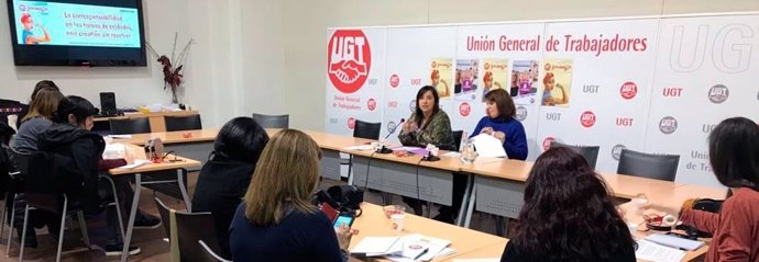 Cristina Antoñanzas, de UGT, en rueda de prensa