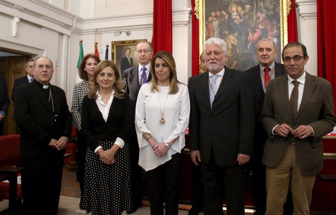 Susana Díaz asiste a la presentación del libro del doctor Jesús Castiñeiras