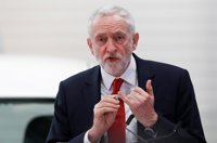 Corbyn marca distancias con May y reclama la permanencia en la unión aduanera tras el Brexit