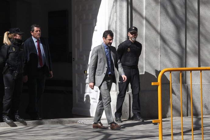 El cap dels Mossos, Ferrán López, surt del Tribunal Suprem