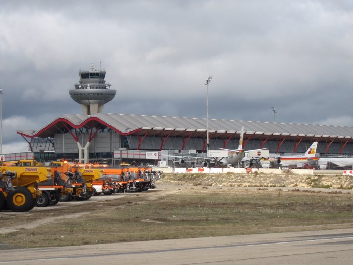 Maquinaria del Plan Invierno en Barajas