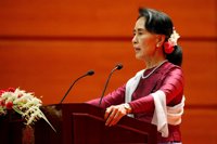 Una premio Nobel de la Paz exige a Suu Kyi que frene a las fuerzas armadas o dimita