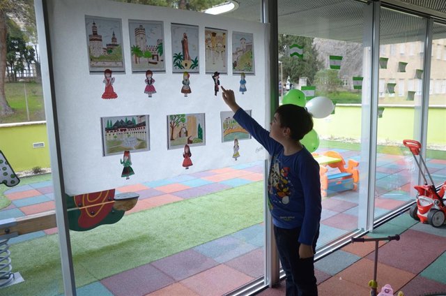 Actividad con motivo del Día de Andalucía en el Hospital Materno-Infantil.