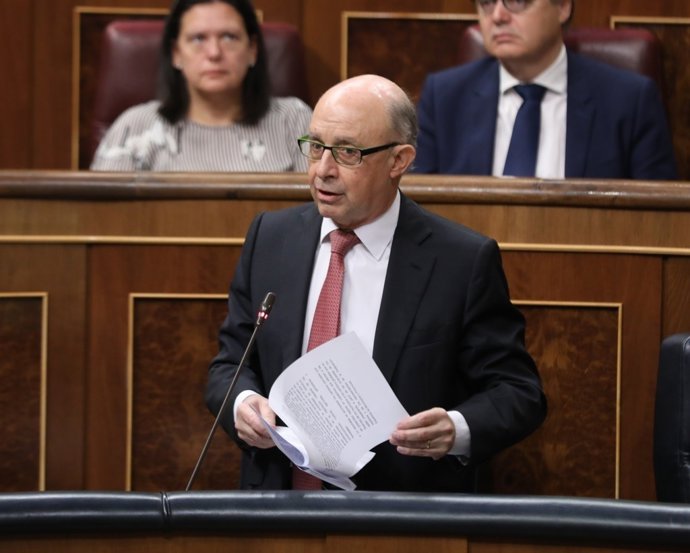 Montoro en la sessió de control al Govern al Congrés