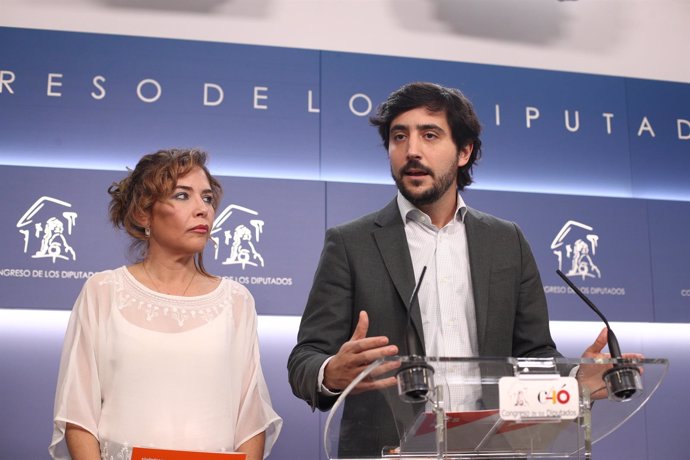 Declaraciones de los diputados de Ciudadanos Marta Martín y Toni Roldán