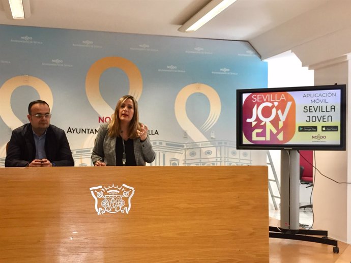 La concejal Myriam Díaz en la presentación de la app 'Sevilla Joven'