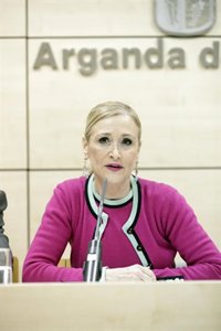 Cifuentes cree que "si de verdad" se quiere avanzar en igualdad hay que "dar ejemplo" y trabajar el 8M