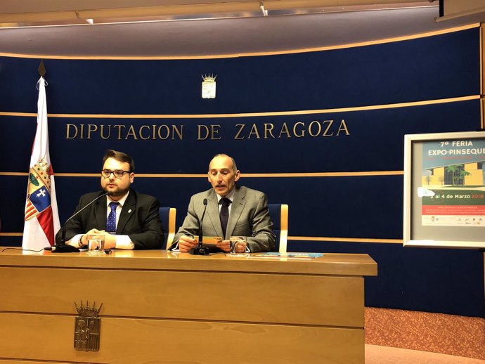 El alcalde de Pinseque y el organizador de la feria, en la sala de prensa de DPZ