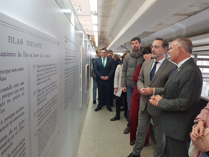 El consejero de Fomento y Vivienda, Felipe López