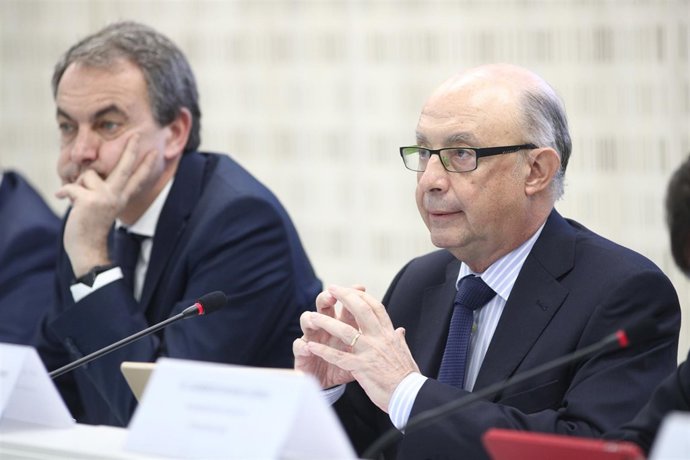 Cristóbal Montoro y José Luis Rodríguez Zapatero en unas jornadas económicas
