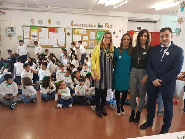 Ruiz y López visitan el colegio La Paz de Villarrubia