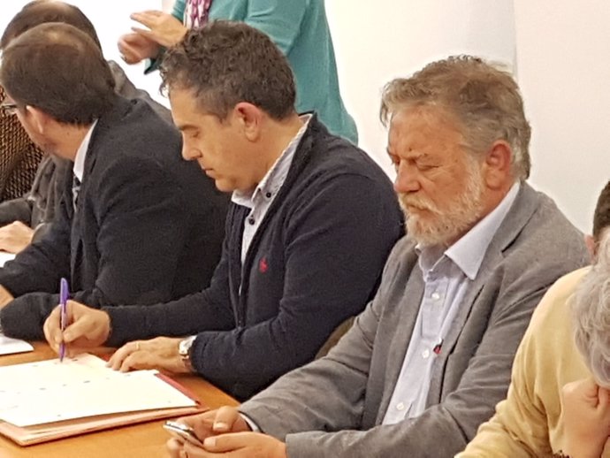 Un momento de la firma del acuerdo en la Mesa General de Universidades andaluza