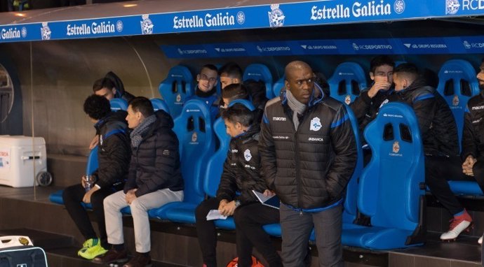 Clarence Seedorf al banquillo del Deportivo