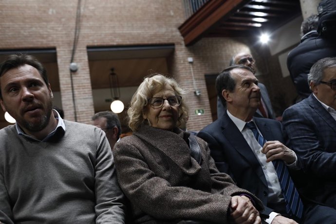 Óscar Puente, Carmena y Abel Caballero en una cumbre con los alcaldes en Madrid