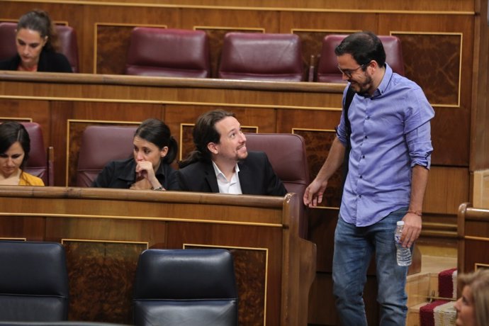 Pablo Iglesias y Alberto Garzón en la sesión de control en el Congreso