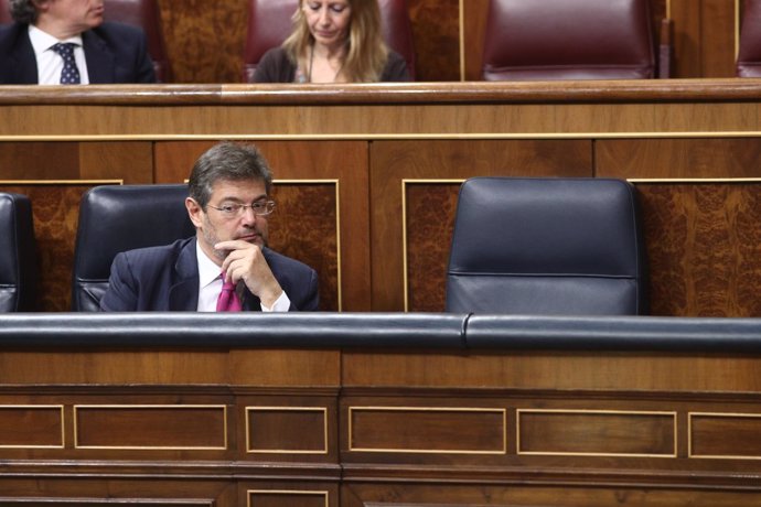 El ministro Rafael Catalá sentado en su escaño en el Congreso