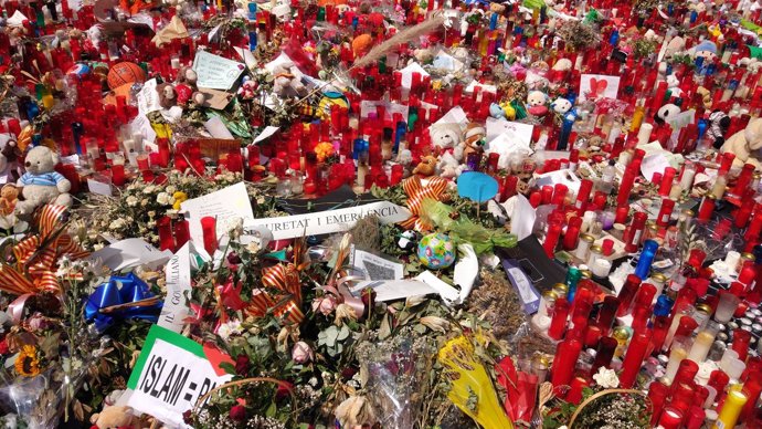 Atentado en Barcelonas. Muestras de duelo y solidaridad con las víctimas