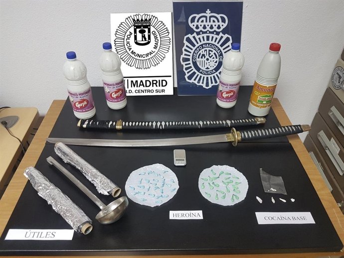 Intervención Policía Municipal De Madrid Junto Con C.N.P. Tres Detenidos Narcopi