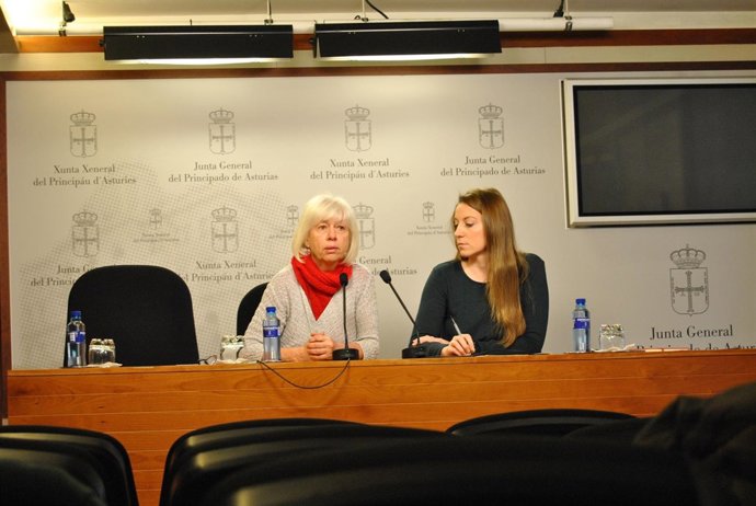 Las diputadas de IU y Podemos Concha Masa y Lucía Montejo