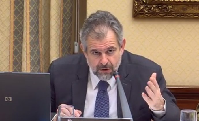 El director jurñidico de la PDLI Carlos Sánchez Almeida en el Congreso