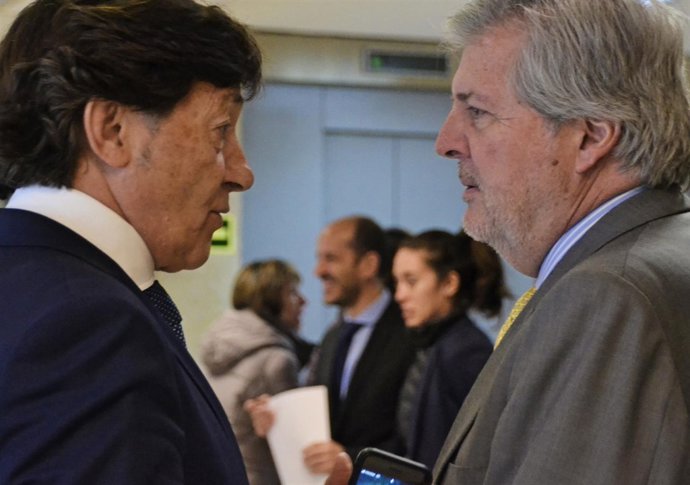 El ministro Íñigo Mendez de Vigo y José Ramón Lete