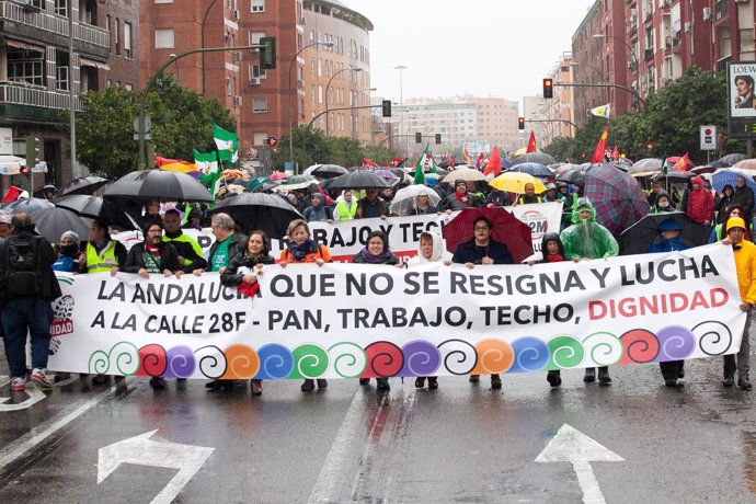 Manifestación convocada por la Marcha de la Dignidad en Sevilla por el 28F
