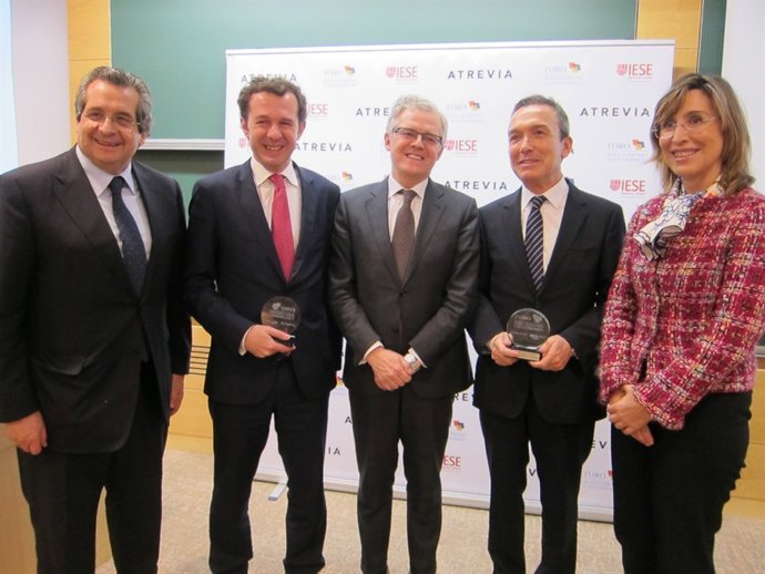 J.C.Gallego (CaixaBank) S.Albella (CNMV) J.Velayos (Neinor Homes)