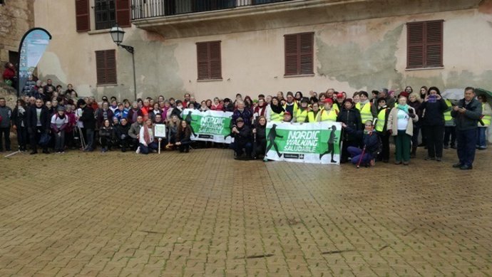 Participantes en ruta saludable