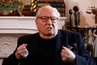 Jean-Marie Le Pen considera un "suicidio" que el Frente Nacional se cambie de nombre