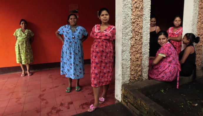 Adolescentes embarazadas en un centro de maternidad en Nicaragua