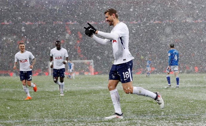 El Tottenham accede a cuartos de la FA Cup con 'hat-trick' de Fernando Llorente