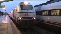 El nuevo tren Talgo inicia puntual su recorrido por las vías extremeñas desde Badajoz con destino a Madrid