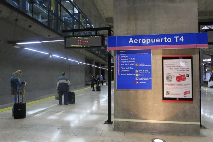 Aeropuerto de Barajas, turismo, turistas, viajeros, viajes, avión, AENA.