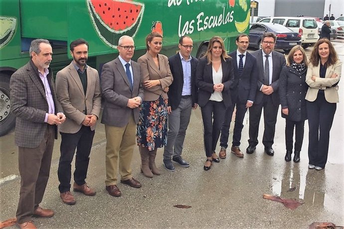 Susana Díaz en la visita a un colegio en Sanlúcar (Cádiz)